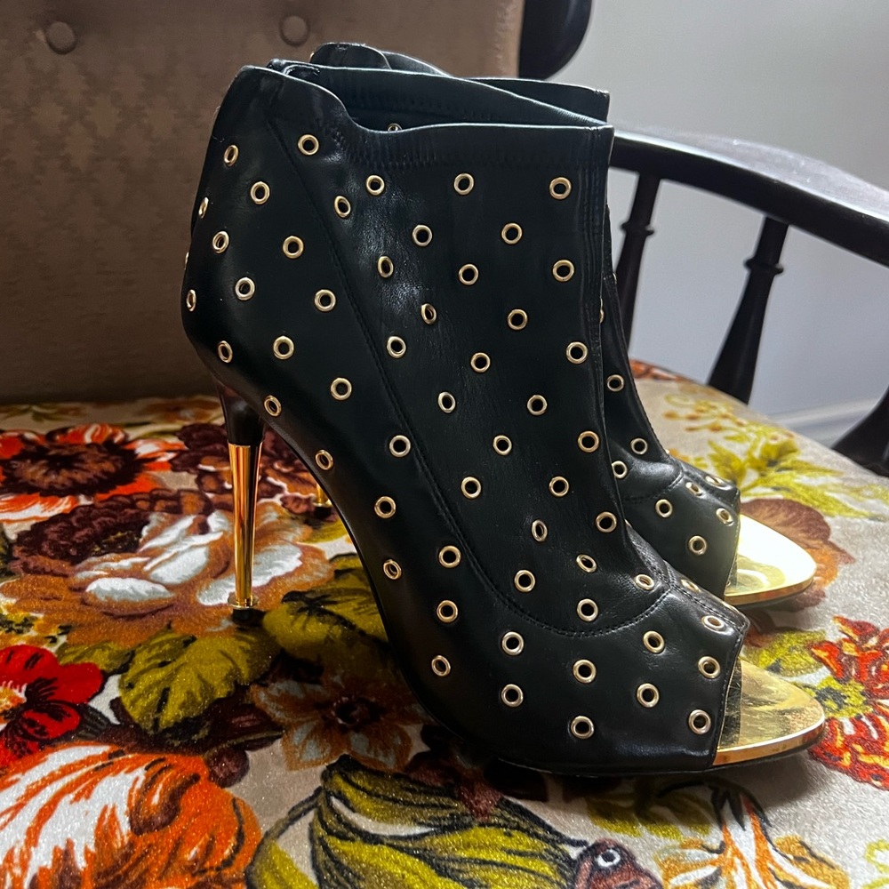 Tom Ford Leather Ankle Booties Size 6.5